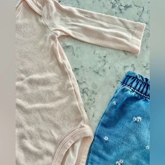 Baby Girl Carter’s bodysuit and jeans - Picture 8 of 9